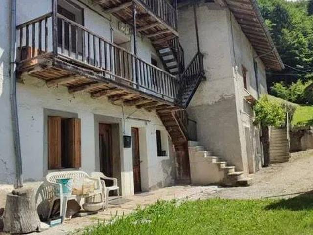 Villa Indipendente in vendita a Pedavena, Veneto
