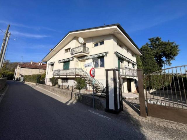 Villa Indipendente in vendita a Pederobba, Veneto