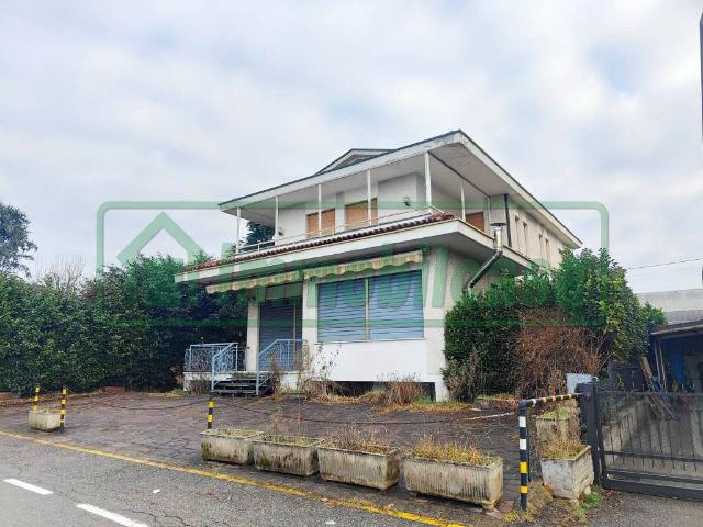 Villa Indipendente in vendita a Pedrengo, Lombardia