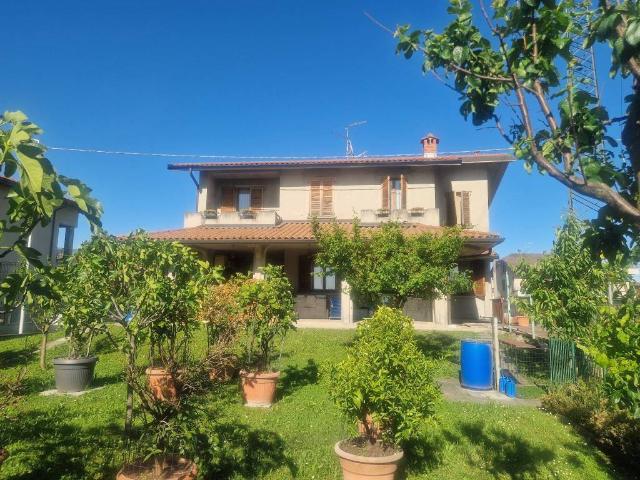 Villa Indipendente in vendita a Pedrengo, Lombardia