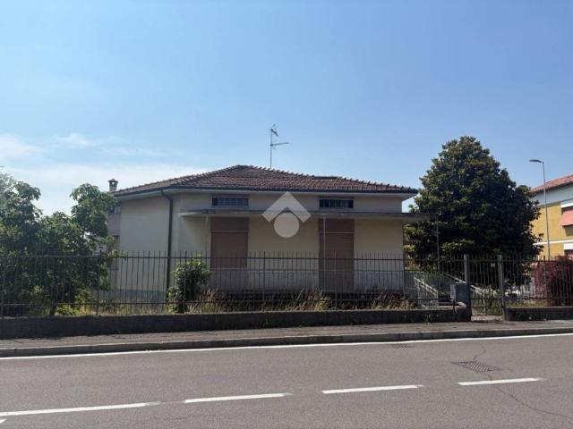 Villa Indipendente in vendita a Pedrengo, Lombardia