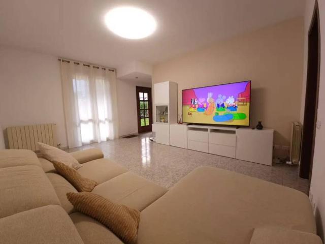 Villa Indipendente in vendita a Pedrengo, Lombardia