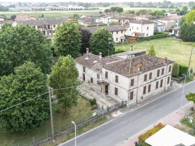 Villa Indipendente in vendita a Pegognaga, Lombardia