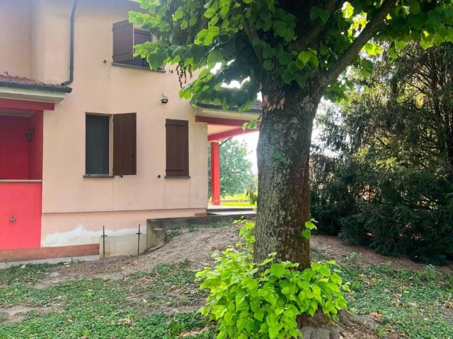 Villa Indipendente in vendita a Pegognaga, Lombardia