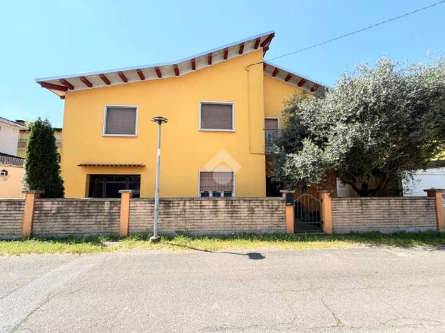 Villa Indipendente in vendita a Pegognaga, Lombardia