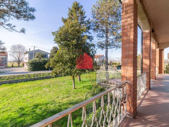 Villa Indipendente in vendita a Pegognaga, Lombardia