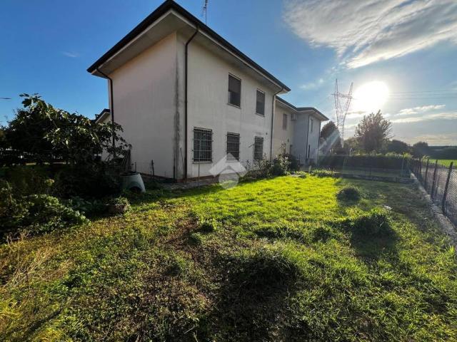 Villa Indipendente in vendita a Pegognaga, Lombardia