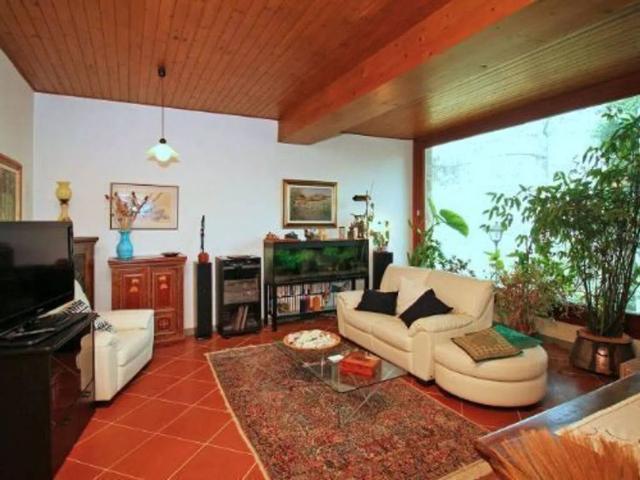 Villa Indipendente in vendita a Unione di Comuni Valdarno e Valdisieve, Pelago
