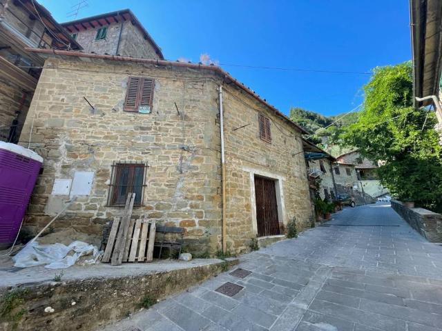 Villa Indipendente in vendita a Unione di Comuni Valdarno e Valdisieve, Pelago