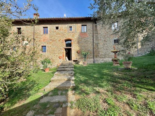 Villa Indipendente in vendita a Unione di Comuni Valdarno e Valdisieve, Pelago
