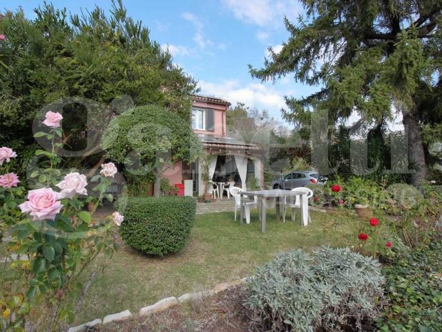 Villa Indipendente in vendita a Penna in Teverina, Terni
