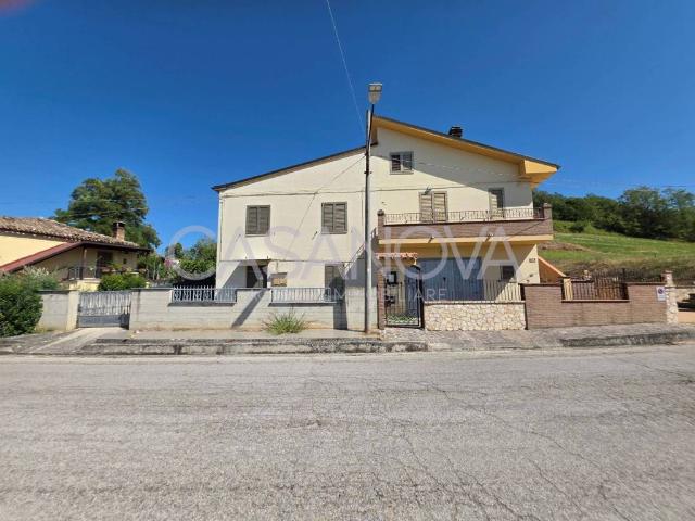Villa Indipendente in vendita a Penna Sant'andrea, Abruzzo