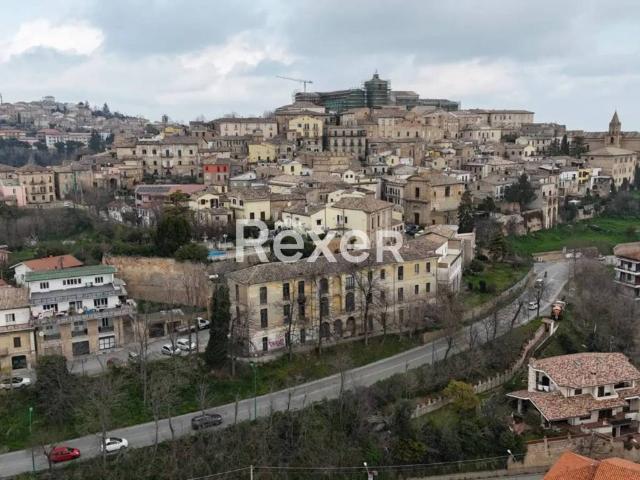Villa Indipendente in vendita a Penne, Abruzzo