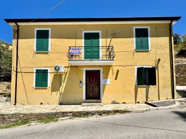 Villa Indipendente in vendita a Perdifumo, Campania