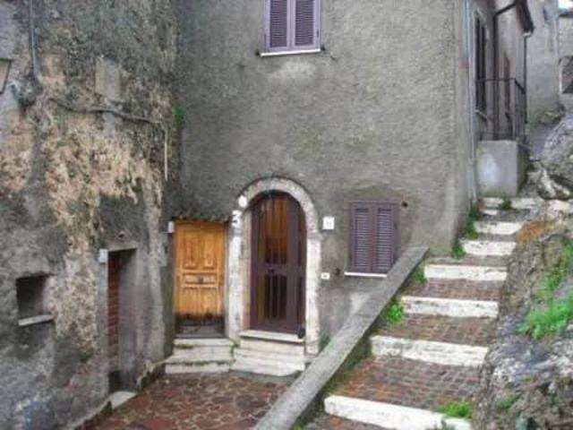 Villa Indipendente in vendita a Pereto, Abruzzo