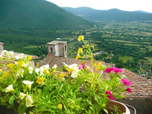 Villa Indipendente in vendita a Pereto, Abruzzo