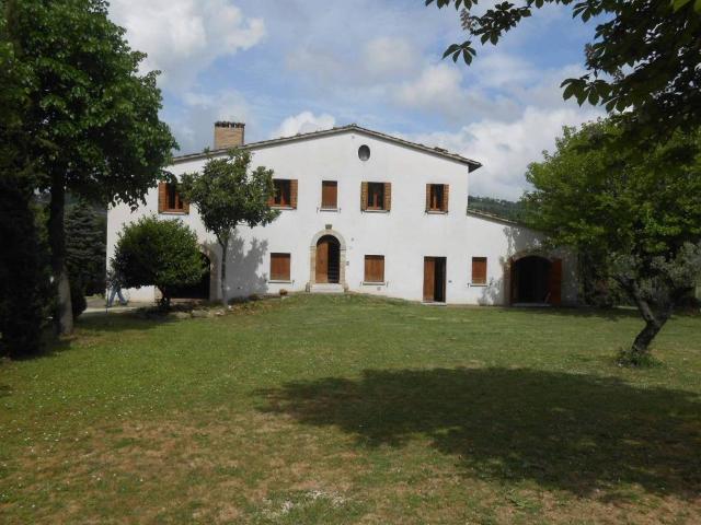 Villa Indipendente in vendita a Quartiere Mercatale, Pergola