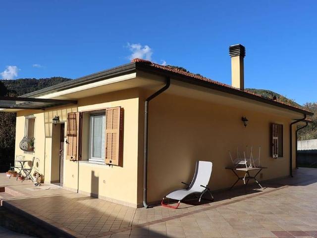 Villa Indipendente in vendita a Perinaldo, Liguria