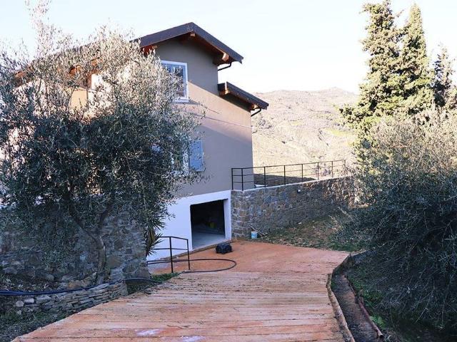 Villa Indipendente in vendita a Perinaldo, Liguria