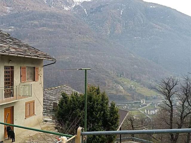 Villa Indipendente in vendita a Perloz, Aosta