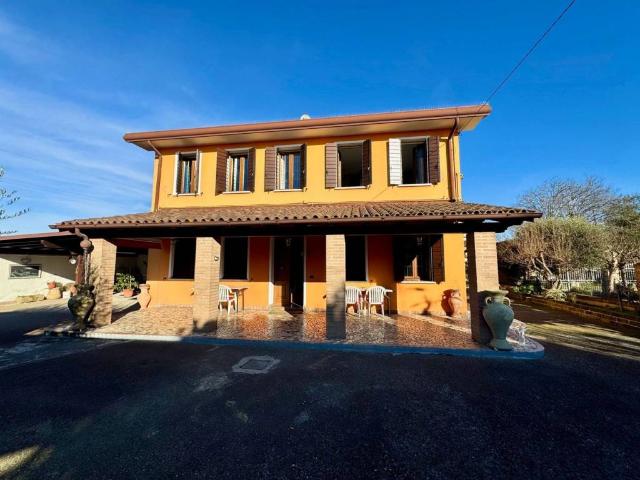 Villa Indipendente in vendita a Pernumia, Veneto