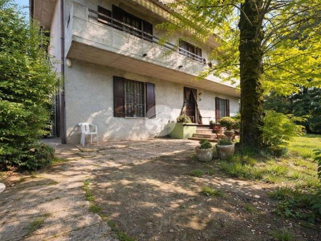 Villa Indipendente in vendita a Persico Dosimo, Lombardia