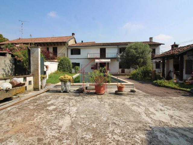 Villa Indipendente in vendita a Piemonte, Vercelli