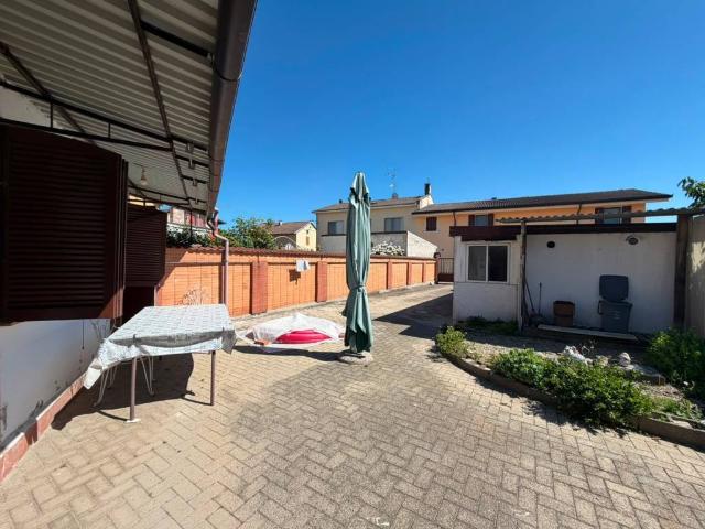 Villa Indipendente in vendita a Piemonte, Vercelli