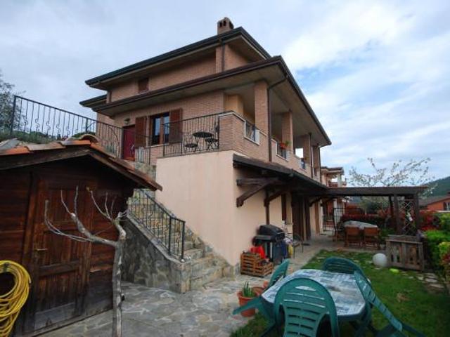 Villa Indipendente in vendita a Cenerente, Umbria