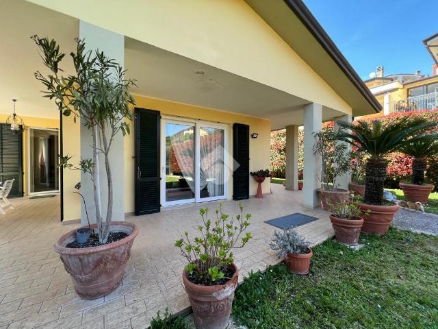 Villa Indipendente in vendita a Monte Bagnolo I, Cenerente
