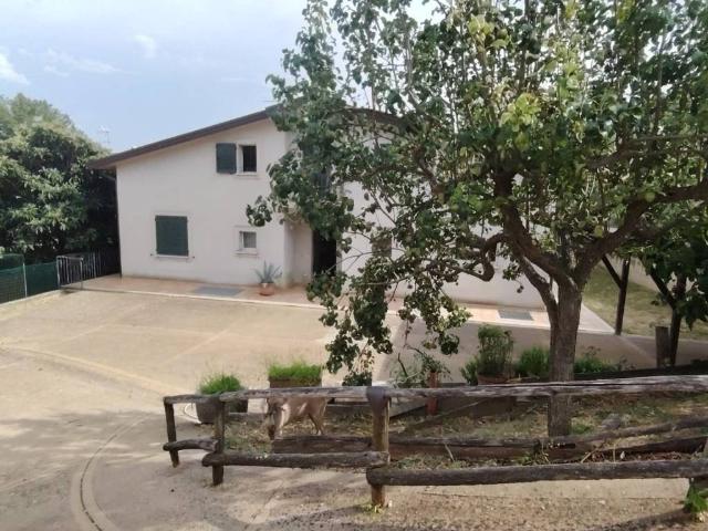 Villa Indipendente in vendita a Montebello, Cenerente
