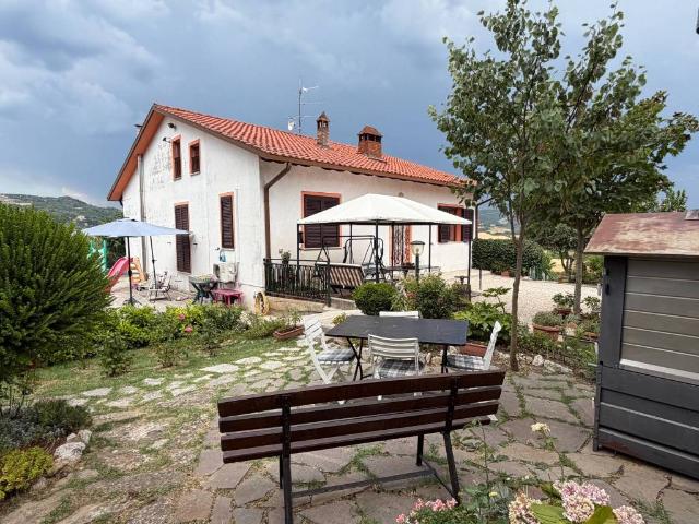 Villa Indipendente in vendita a Farneto, Cenerente