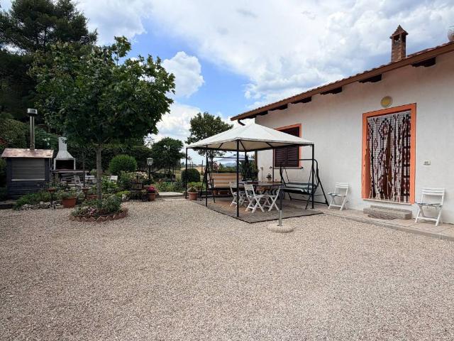 Villa Indipendente in vendita a Farneto, Cenerente