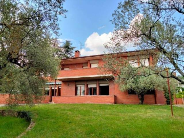 Villa Indipendente in vendita a Sant'Erminio, Cenerente
