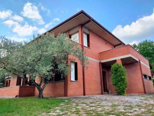 Villa Indipendente in vendita a Sant'Erminio, Cenerente
