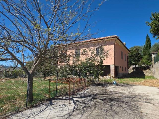 Villa Indipendente in vendita a Fontignano, Perugia