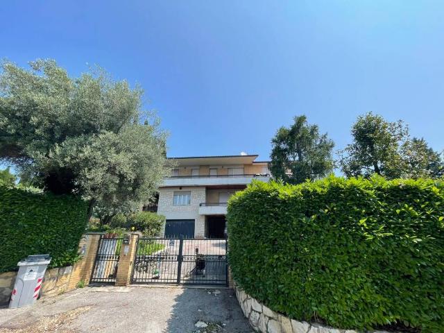 Villa Indipendente in vendita a Santa Lucia, Cenerente