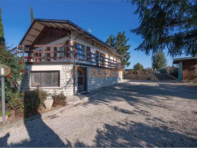 Villa Indipendente in vendita a Cenerente, Umbria