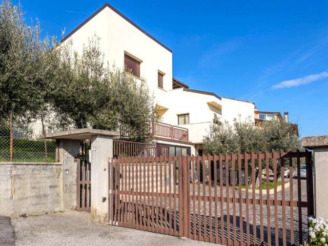 Villa Indipendente in vendita a Cenerente, Umbria