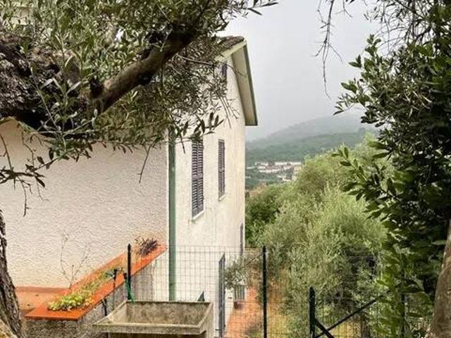 Villa Indipendente in vendita a Perugia