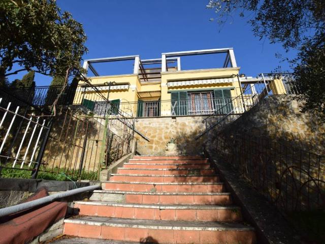Villa Indipendente in vendita a Magione, Umbria
