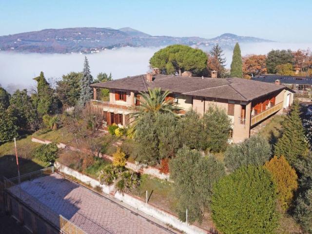 Villa Indipendente in vendita a Sant'Erminio, Cenerente