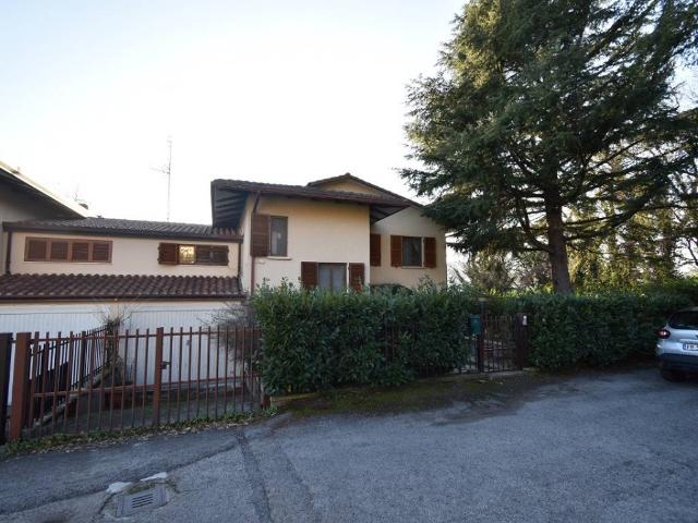 Villa Indipendente in vendita a Sant'Erminio, Cenerente