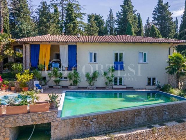Villa Indipendente in vendita a Fontana, Cenerente
