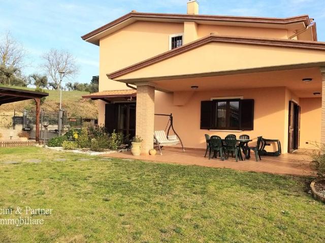 Villa Indipendente in vendita a Cenerente, Umbria
