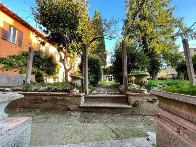 Villa Indipendente in vendita a Sant'Erminio, Cenerente