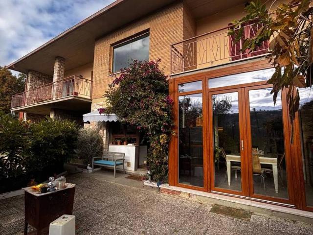 Villa Indipendente in vendita a Sant'Erminio, Cenerente