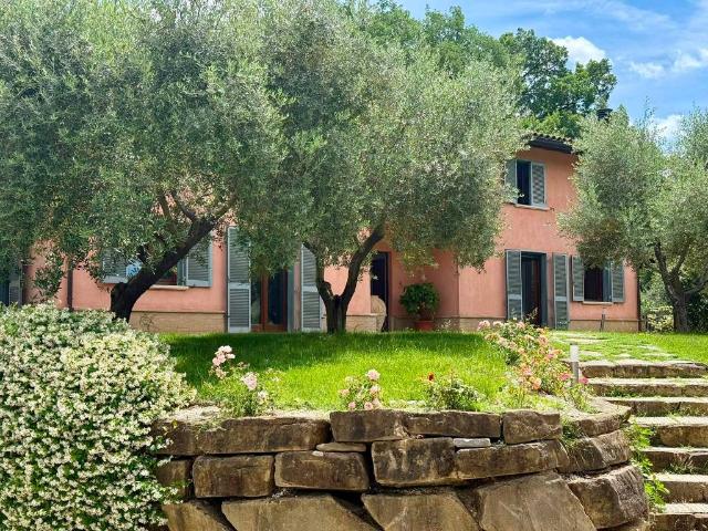 Villa Indipendente in vendita a Montebello, Cenerente