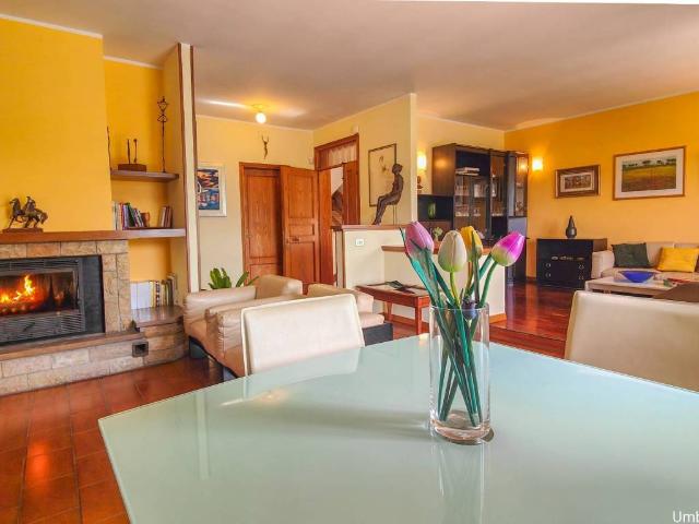 Villa Indipendente in vendita a Cenerente, Umbria