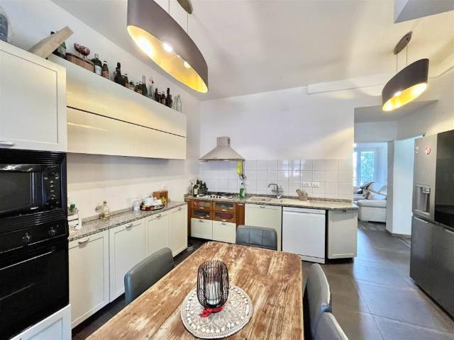 Villa Indipendente in vendita a Lacugnano, Perugia